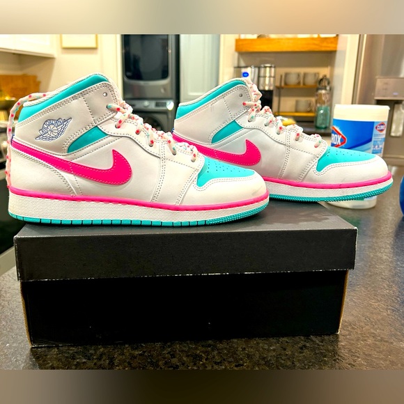 Air Jordan Mid PS ‘Digital Pink’